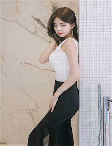 《村井杏奈》