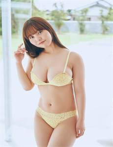 《大胸美女被艹》